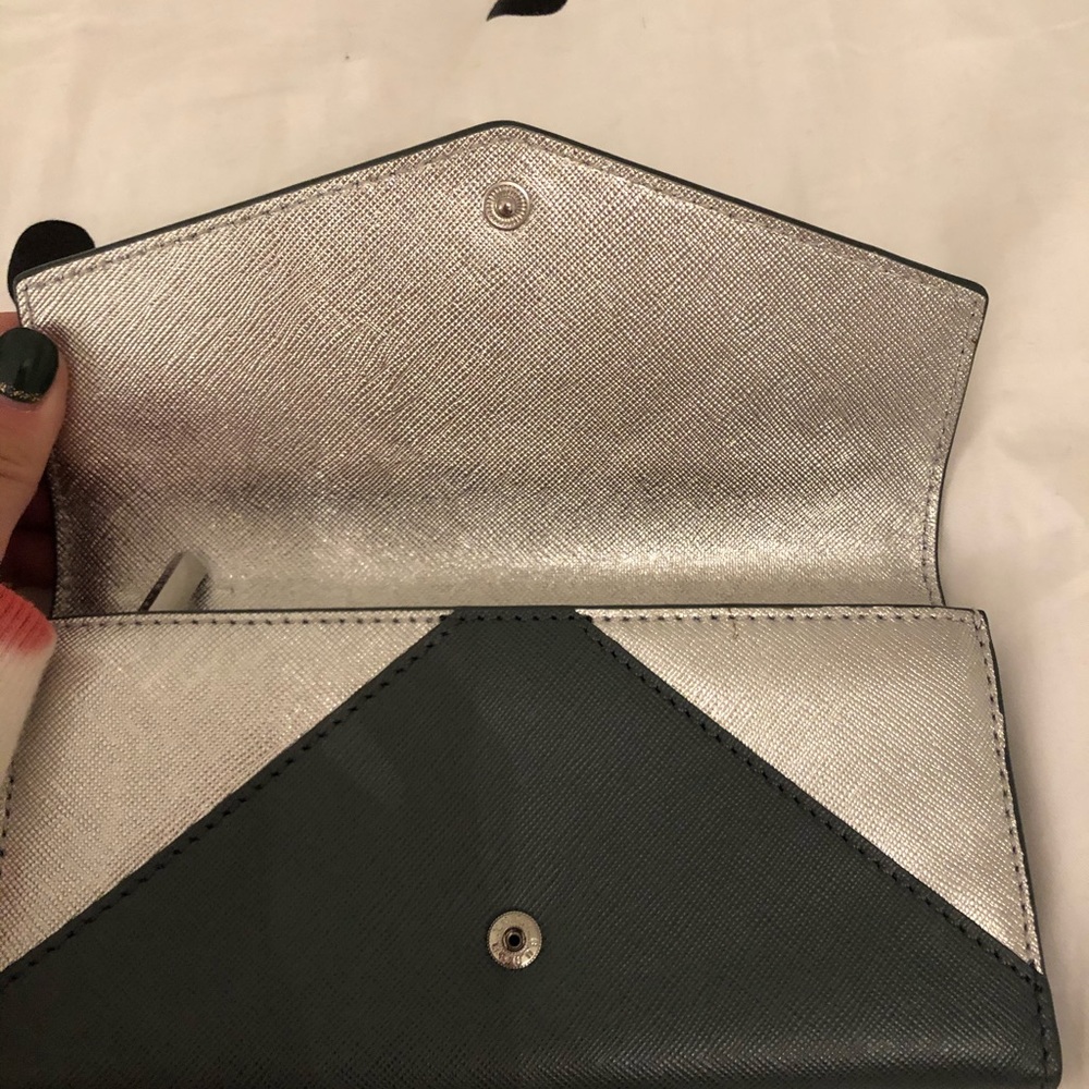 Tory Burch Wallet - Picture 3 of 4